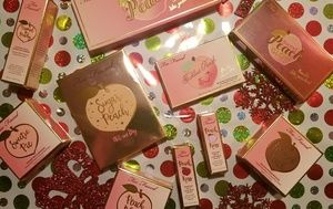 💞NIB Too Faced Peachy lot💞